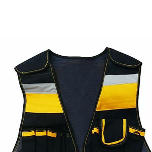 Vente en gros de gilets de sécurité TACHTICAL STANDARD de haute qualité en polyester noir, construction robuste, haute visibilité, réfléchissant, imperméable, LED pour hommes - Product Image 4