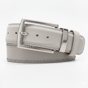 Ceintures décontractées de luxe en cuir de vachette pour hommes avec détails uniques cloutés et perlés, boucle à verrouillage automatique, option réversible, achat en gros - Product Image 5