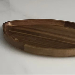 Bandeja de servir con forma de diamante de acacia - Product Image 1