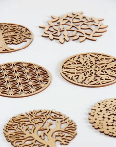 Posavasos de madera personalizado-Decoración elegante para el hogar con bandeja grabada en caja de regalo para ocasiones especiales VIET FARGIMEX - Product Image 5