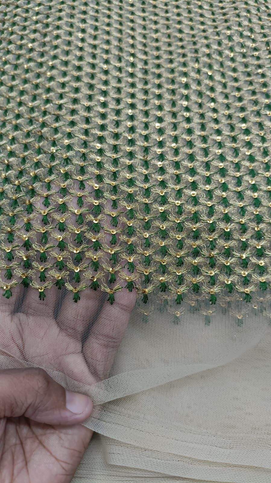 สีเขียว