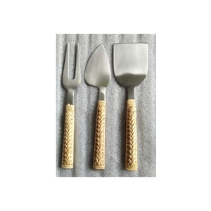 Juego de 3 cuchillos de queso de cubiertos de acero inoxidable de gran oferta con mango tejido de caña para hotel a un precio más bajo juegos de cuchillos de queso de metal - Product Image 1