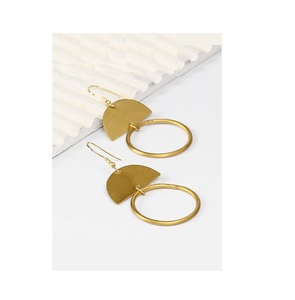 Pendientes de Oro Hechos a Mano, Pendientes de Latón Natural, Gran Venta, Mejor Calidad, Pendientes de Moda para Mujer, Diseño Más Vendido - Product Image 2