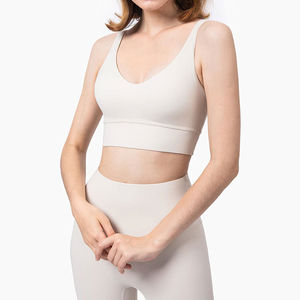 Ensemble de yoga pour femmes avec logo personnalisé, doux, léger, de haute qualité, pour la remise en forme, la course à pied et les exercices de gym - Product Image 3