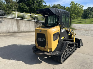 Chargeuse compacte ASV avec godet RT40 de 60 pouces |   Modèle 2025 POSI-TRACK RT50 |   53 HP |   3 000 PSI |   Pour les applications d'équipements compacts - Product Image 2