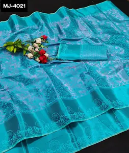 Ấn Độ dân tộc mặc lụa vàng Saree với rani Hồng zari biên giới kết hợp với độ tương phản phù hợp với pallu với vàng lụa áo mảnh