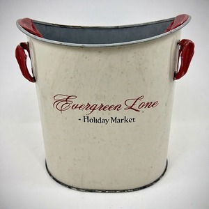 Crepúsculo Spruce Walk Planter Hecho a mano para porche delantero Estilo de Navidad con piñas Frosted Florals y toque festivo - Product Image 3