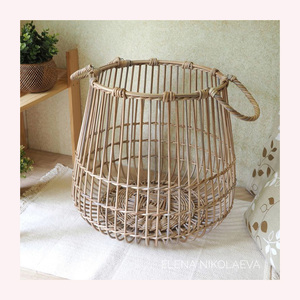 Vase tissé Boho Haven en rotin naturel élégant et jonc de mer pour une décoration intérieure surélevée d'inspiration écologique - Product Image 6