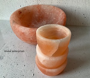 Cuenco de sal de roca del Himalaya de 6x4 pulgadas, artesanías naturales para regalos importados de Pakistán - Product Image 1