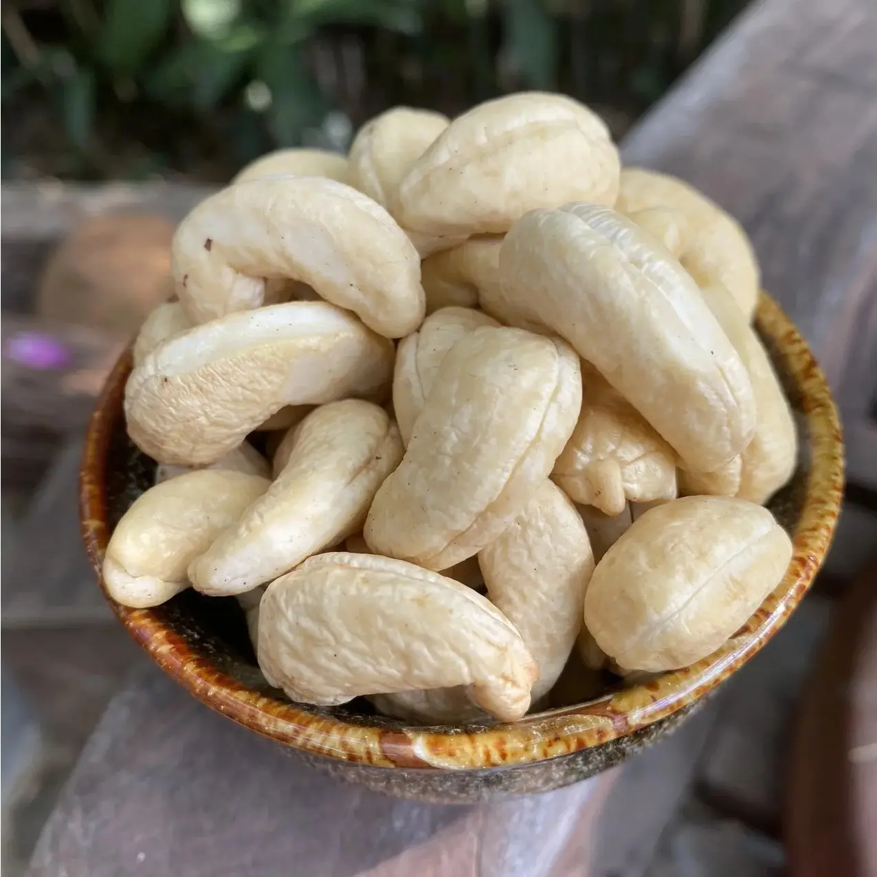 OEM Service New Crop 100% Natural Cashew Nuts W320 whole cashews nut kernels From Viet Nam Manufacturer
