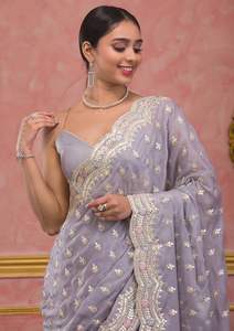 Collection de sari Bollywood Beautiful Diamond Chi-non Silk avec Heavy Embroidery Work en vente en ligne - Product Image 2