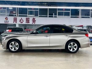 Entrega mundial de autos usados: BMW Serie 3 320i 2.0T del 2013 en perfecto estado - Product Image 3