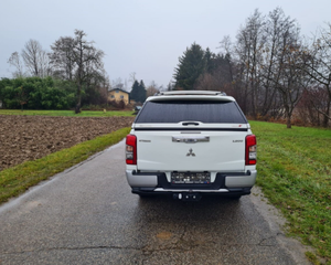 Mitsubishi L200 I Doble Cabina Usada Recientemente, Volante a la Izquierda, Modelo 2023, Emisión Euro IV, 6 Asientos, 300-400 CV, 100% en Perfecto Estado - Product Image 4