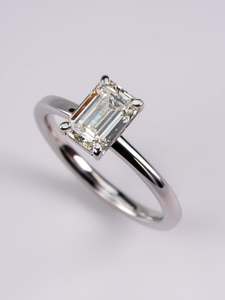 Vente de bijoux fins, bague de fiançailles classique en argent sterling 925 plaqué rhodium, moissanite taille émeraude pour femmes, mariage - Product Image 3