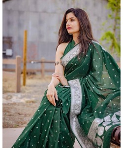 Aspecto más atractivo Ropa de recepción Saree de seda de algodón con pieza de blusa Mujeres usan Sari Precio bajo barato Surat al por mayor - Product Image 5