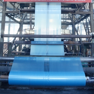 Film plastique PE <span class=keywords><strong>anti</strong></span>-<span class=keywords><strong>mousse</strong></span> spécialisé pour les serres agricoles, avec une protection UV et une durée de vie de 3 à 5 ans. - Product Image 4