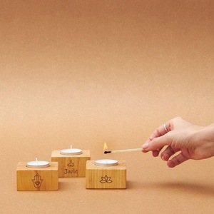 Ensemble de bougeoirs chauffe-plat couleur bois naturel forme carrée - Product Image 4