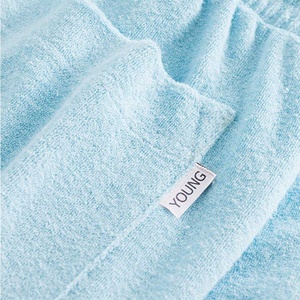 Pantalones cortos deportivos informales de fibra de bambú para hombre, pantalones cortos personalizados de secado rápido para correr en el gimnasio con patrón sólido bordado, nuevos pantalones cortos de tela - Product Image 3