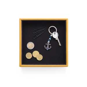 Bandeja de servicio de cuero PU personalizada con base de cojín de terciopelo Bandeja de hospitalidad duradera para uso en el hogar, la Oficina y el restaurante - Product Image 2