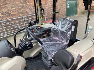 2025 MASSEY FERGUSON 5711M 100HP a 174 HP Tractores en venta - Product Image 2