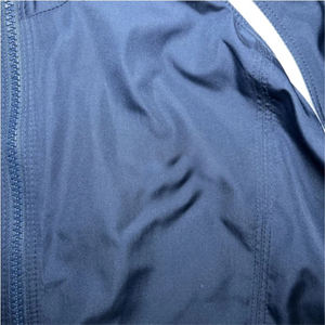 Conjunto de chaqueta de chándal con cremallera de alta calidad 2025, chándal con logotipo personalizado de nailon y poliéster para hombre, retazos de poliéster con cremallera para gimnasio para hombre - Product Image 4