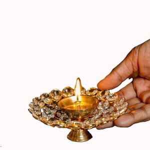 Lámpara Diya de latón de cristal hecha a mano para Pooja Room Mandir, decoración del hogar, iluminación de Festival indio, decoración religiosa tradicional - Product Image 2