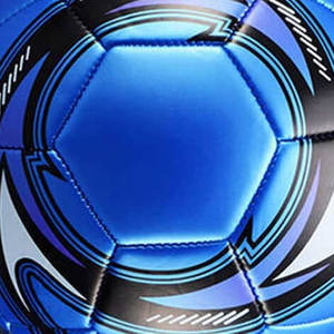 Ballon de football en PVC PU de haute qualité à prix économique Impression de logo personnalisé Taille 5 pour les entraînements sportifs et les matchs - Product Image 4