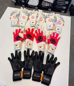 Gants de gardien de but en cuir de qualité supérieure personnalisables sur mesure coupe personnalisée poignée en latex de football en gros - Product Image 5