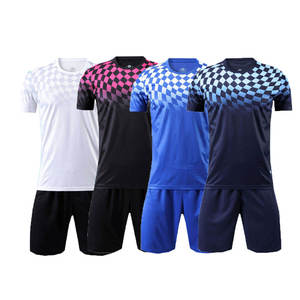 Conjunto completo de camisetas de fútbol con impresión por sublimación de diferentes colores para hombre, ropa deportiva al por mayor - Product Image 1