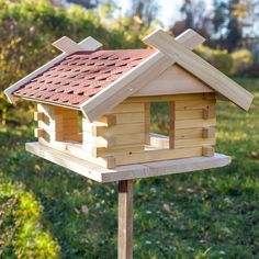 Nichoirs en bois durables pour oiseaux de jardin offrant un abri sûr et résistant aux intempéries avec une esthétique élégante - Product Image 3