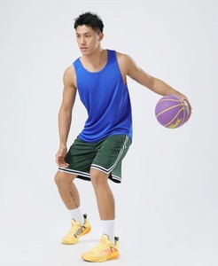 Pantalones cortos de baloncesto sueltos para hombre con rayas laterales para hombre hasta la rodilla poliéster pantalones cortos deportivos de secado rápido envío DDP - Product Image 2