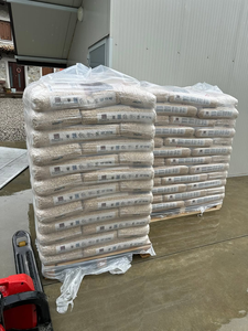 Pellets de Madera de Alta Calidad, Estándar Europeo para Sistemas de Calefacción, Pellets de Madera de Alta Densidad, Madera de Pino Natural, Madera Premium - Product Image 5