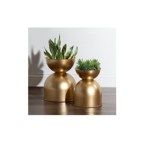 Macetas de latón de forma única de la mejor calidad, uso de diseño de tendencia para macetas de decoración interior y exterior - Product Image 1