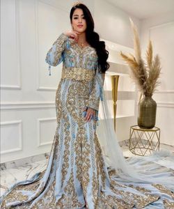 NUEVO TRABAJO DE BORDADO ZARI PESADO CON ESTILO EN EL VESTIDO CAFTAN TRAIL CON CUENTAS DE CRISTAL EMBELLECIDAS, PIEDRA, SECUENCIA, TRABAJO DE DABKA @ 2024 - Product Image 1