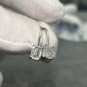 ต่างหูเพชรโมอิสซาไนต์ทรงเหลี่ยมมรกต 2.00 กะรัต ของขวัญสำหรับเธอ งานเครื่องประดับสั่งทำพิเศษ - Product Image 4