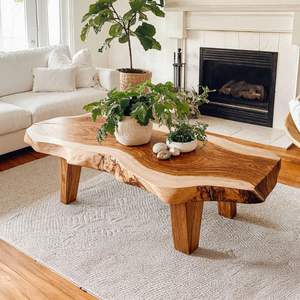 Table basse en bois de style artisanal pour collection de meubles haut de gamme, avec détails en bois artisanaux - Product Image 2