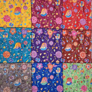 Tissu en mousseline de chinon pour vêtements élégants, tissage lisse avec motif imprimé pour vêtements ethniques - Product Image 1