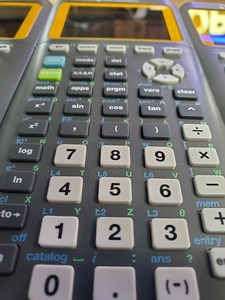 Chất lượng cao nhất TE-xas instr-uments <span class=keywords><strong>TI</strong></span>-/ <span class=keywords><strong>84</strong></span> Plus CE gra-phing máy tính - Product Image 2