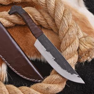 Cuchillo de Caza Damasco Personalizado de Alta Calidad con Funda de Cuero para Uso en Exteriores, Estilo Cabeza de Cuervo Nórdico, Cuchillo Grande - Product Image 2