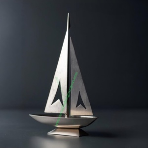 Sculpture de voilier en métal de style industriel décor nautique brossé avec découpes géométriques pour la maison et le bureau décoration artistique en gros - Product Image 1