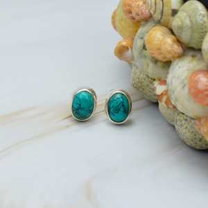 ต่างหูสตั๊ด925สีเงินแท้6มม. x 4มม. สีฟ้าเทอร์ควอยซ์รูปไข่ขอบการตั้งค่าอย่างดีสำหรับงานแต่งงานงานปาร์ตี้ - Product Image 1