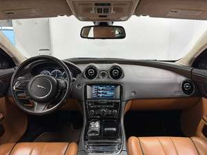 Jaguar XJ-Series XJL Portfolio AWD 2015 d'occasion, en parfait état, faible kilométrage, en stock, offert à un prix incroyable - Product Image 6