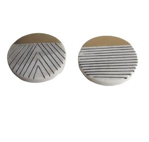 Juego de posavasos de mesa redondo hecho a mano de mármol en redondo - Product Image 1