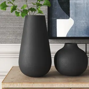 Vase à fleurs élégant en métal noir mat, centre de table minimaliste avec logo personnalisé pour hôtels, événements domestiques et décoration intérieure - Product Image 4