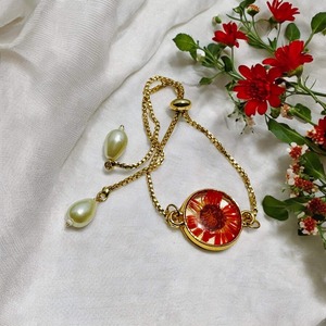 Pulseras de resina hechas a mano de fabricación india con purpurina de flores incrustadas o conchas para mujeres disponibles para precio de exportación - Product Image 5