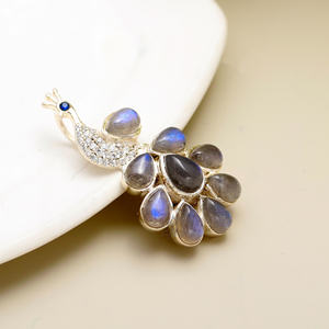 Collier avec pendentif en argent sterling massif 925 Labradorite bleue naturelle pour femmes, fait à la main, style poire gravé mignon pour les mariages - Product Image 3