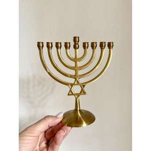 Candelabro dorado de 9 brazos hecho a mano, candelabro de latón Stan y Menorah para accesorios de decoración de boda, candelabro judío - Product Image 2