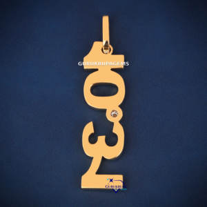 Pendentif de créateur audacieux "10.30" au design personnalisé unique en argent sterling 925 Bijoux de déclaration en moissanite éblouissante - Product Image 5