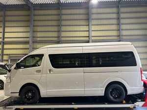 Camioneta 2024 Gasolina/Petroloso Turbo de 5 Plazas, Importación Europea de Primera Calidad, Volante a la Izquierda/Derecha, Transmisión Automática, Asientos de Cuero - Product Image 2