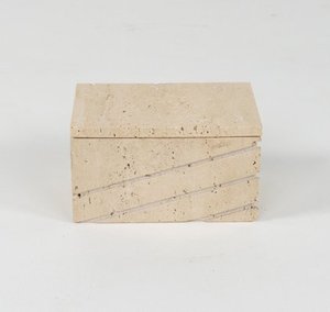 Boîte de rangement en pierre de travertin artisanale avec un design sculpté moderne, élégante, durable, pour organiser les souvenirs et la décoration des espaces domestiques - Product Image 4